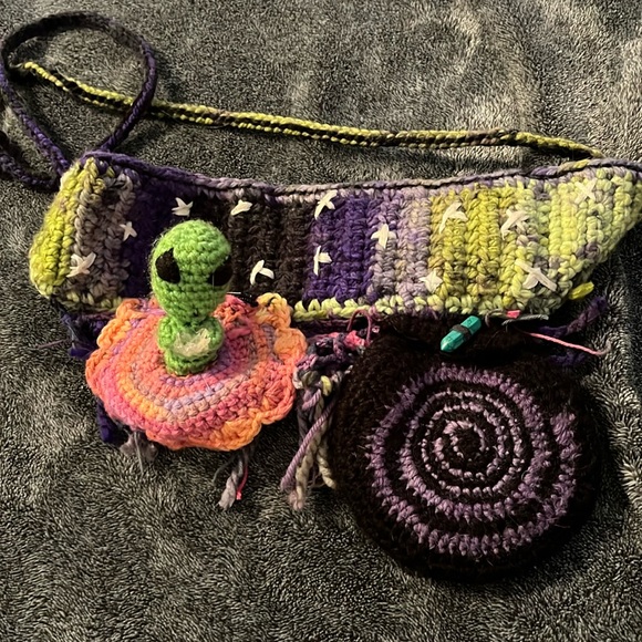 Crochet alien pouch hip bag - Picture 1 of 1